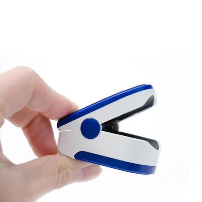Σφυγμός Oximeter άκρων δακτύλου ακρίβειας 50g 80% SpO2 με την οδηγημένη επίδειξη